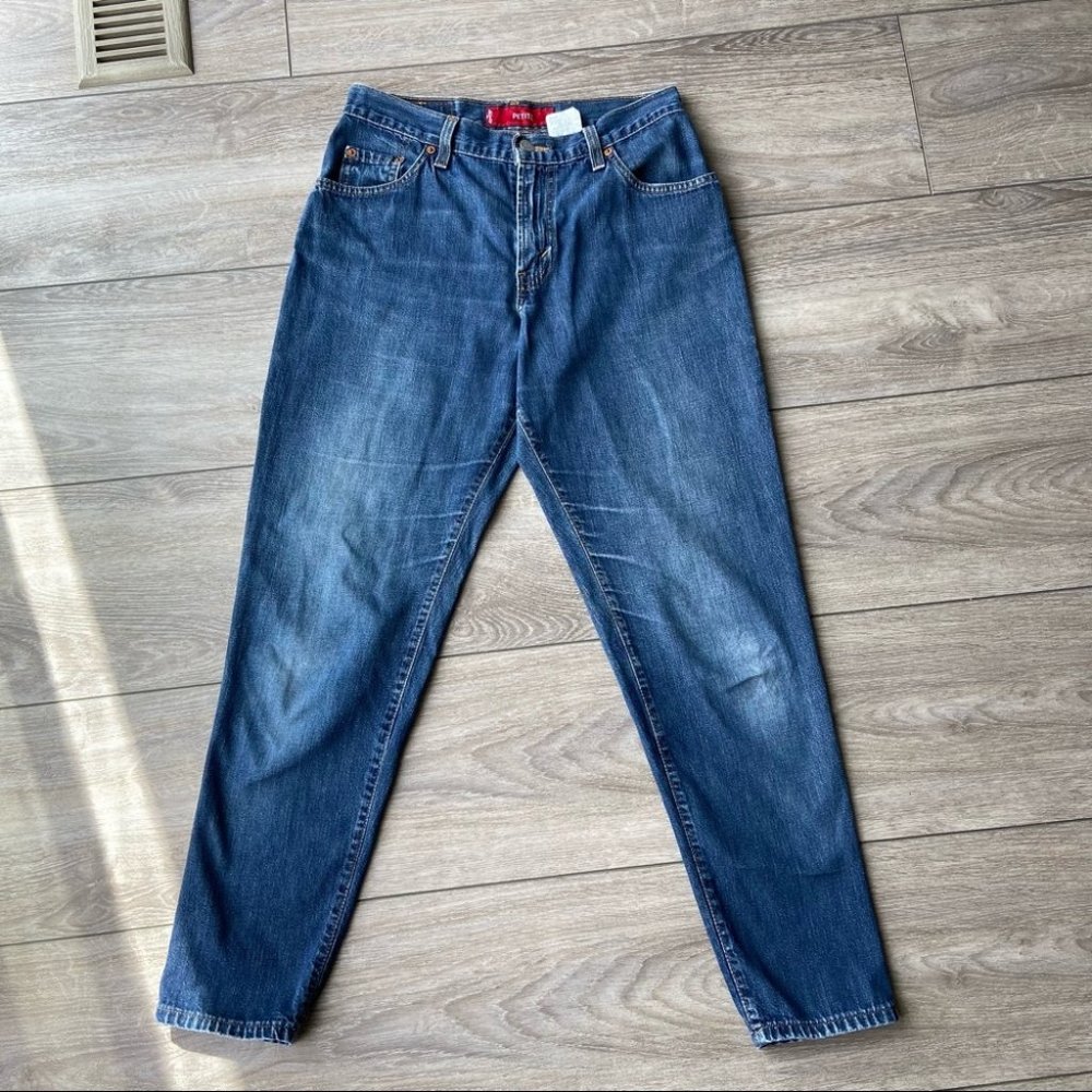 Vintage Levi’s Petite High Rise Mom Jeans
